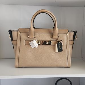 NWT Coach Swagger Carryall Nude Handbag with dust bag